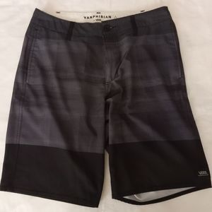 Vanphibian hybrid shorts 32